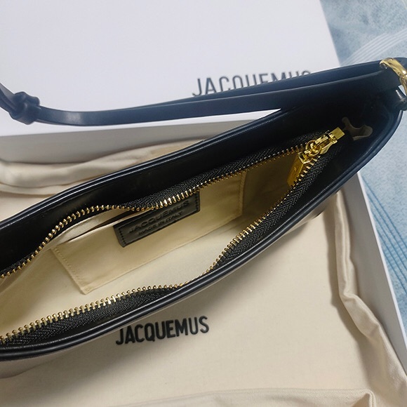 Jacquemus Black Leather Crossbody Bag - Picture 3 of 7